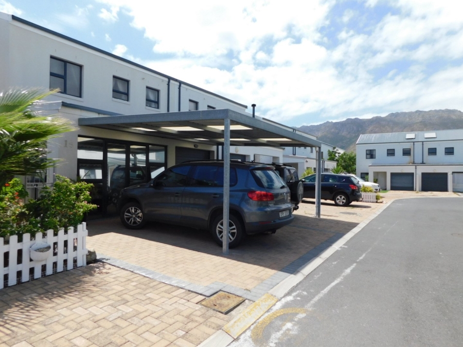 To Let 3 Bedroom Property for Rent in Gordons Bay Central Western Cape